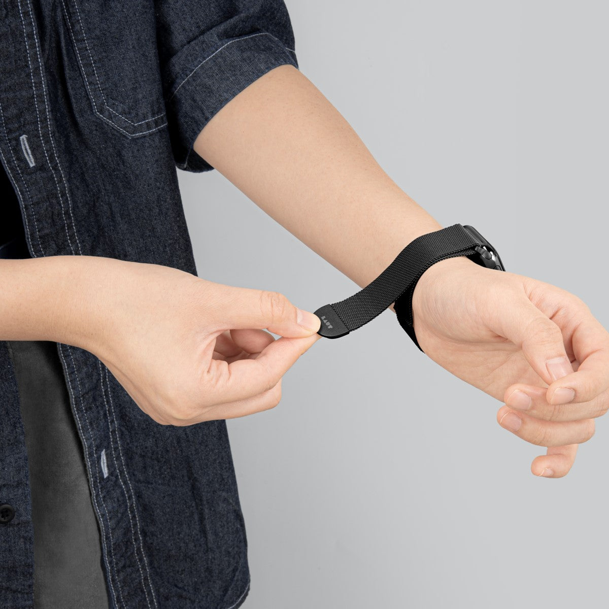 AppleWatchバンド STEEL LOOP (42/41/40/38mm) ブラック