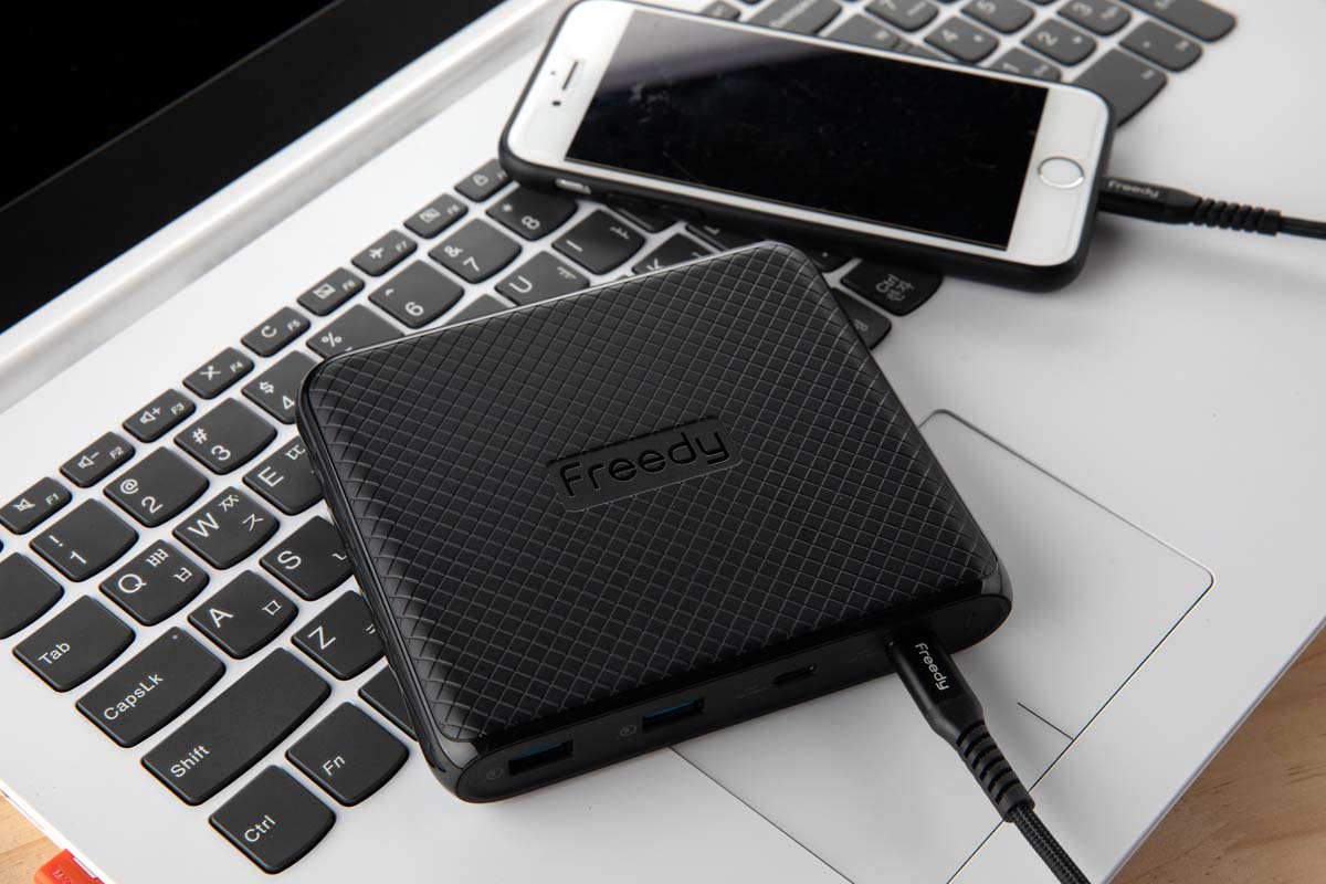 マルチポートチャージャー 90W 4台同時充電 ブラック EA1707BK