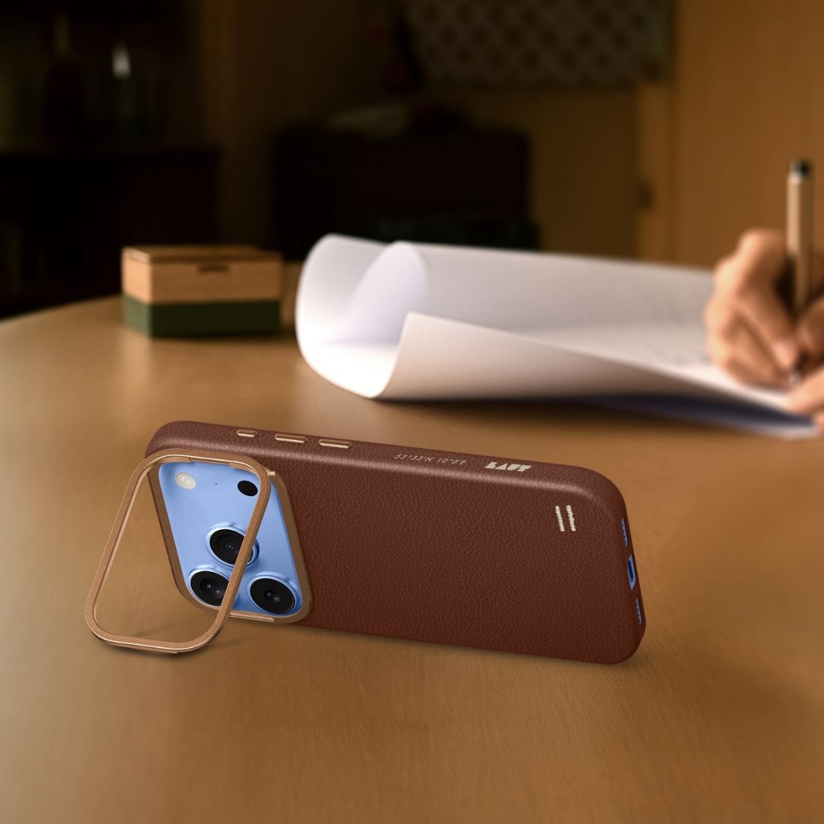 iPhone 18 Pro/17 Proケース LUXEDGE ココアブラウン – MiraiSell