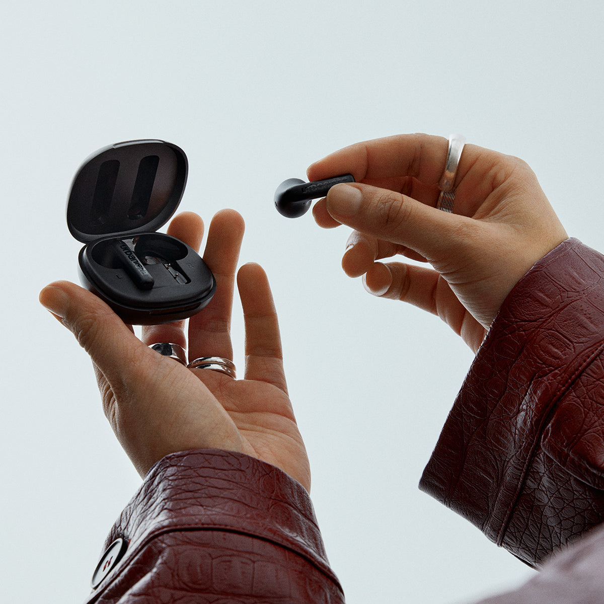 ワイヤレスイヤホン SANTA MONICA True Wireless Earbuds Bluetooth 6.0 ミッドナイトブラック