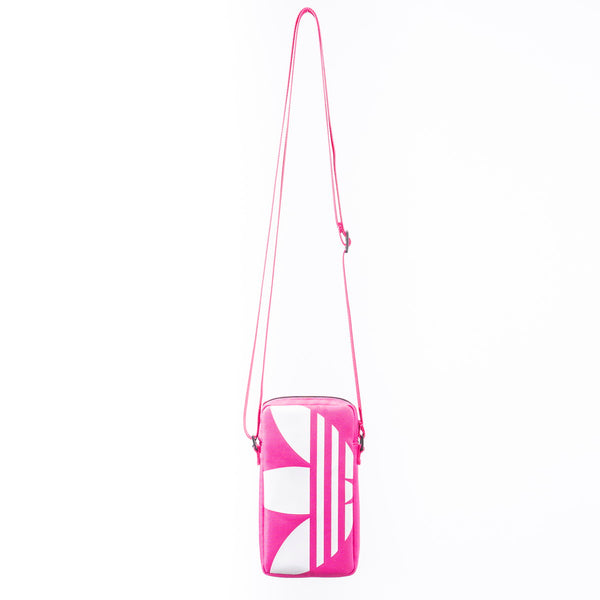 adidas ユニバーサルフォンポーチ Universal Pouch Big Logo ピンクホワイト